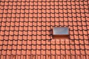 L'importance d'un entretien régulier de votre toiture : guide complet pour les propriétaires